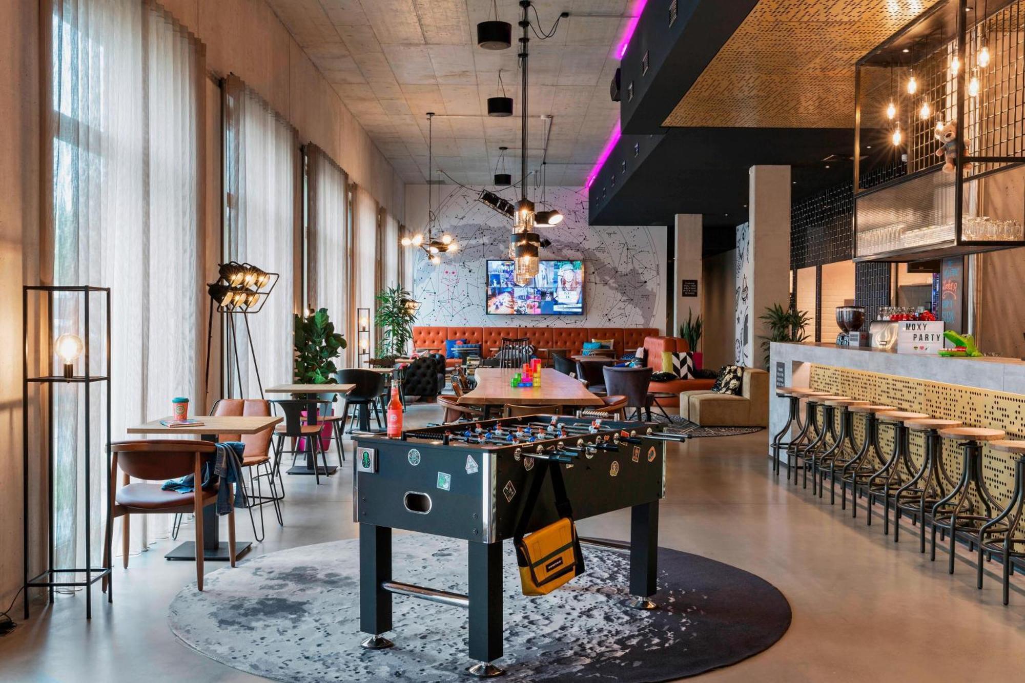 Moxy Darmstadt Buitenkant foto