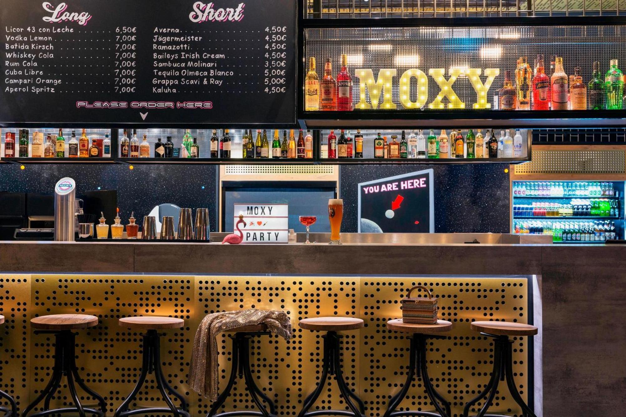 Moxy Darmstadt Buitenkant foto